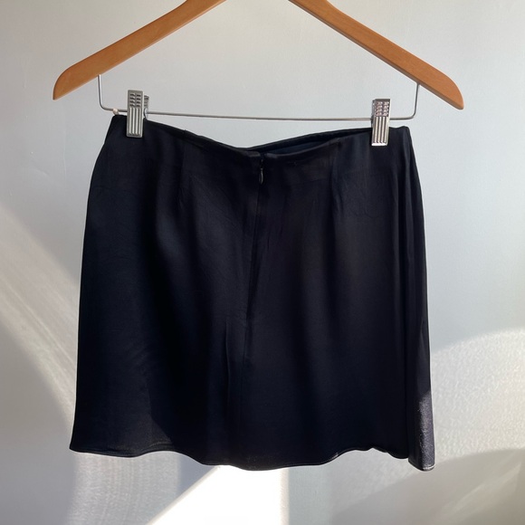 Aritzia Wilfred Satin Mini - Picture 2 of 3